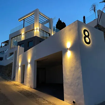 Luxury With Panoramic Views And Infinity Pool Villa