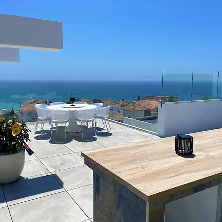 Luxury With Panoramic Views And Infinity Pool Villa