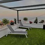 Luxury With Panoramic Views And Infinity Pool נרחה