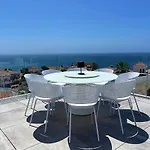 Luxury With Panoramic Views And Infinity Pool נרחה