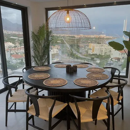Luxury With Panoramic Views And Infinity Pool וילה נרחה