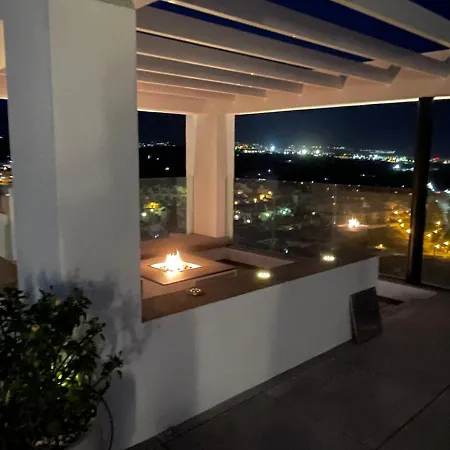 Luxury With Panoramic Views And Infinity Pool וילה
